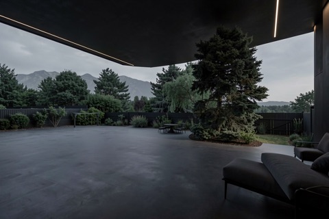 Backyard — Sleek Dark Modern