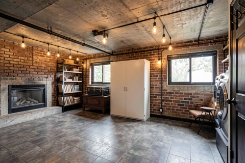 Basement family room — Industrial