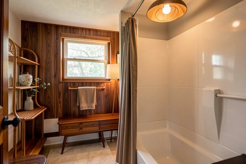 Bathroom — Mid-Century Modern