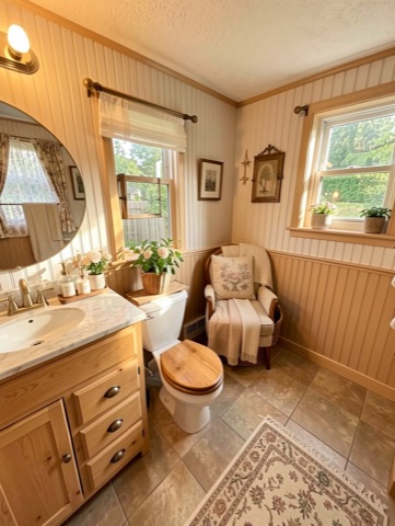 Bathroom (basement) — Cozy Cottage