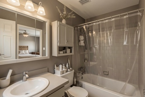 Main bathroom — Modern Greige