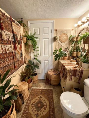 Bathroom (round mirror) — Bohemian