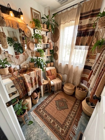 Bathroom (shelves) — Bohemian