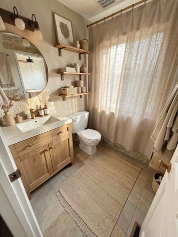 Bathroom (shelves) — Japandi