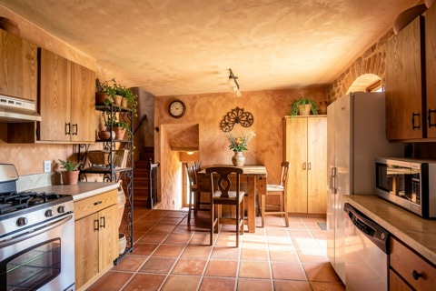 Dining area — Mediterranean