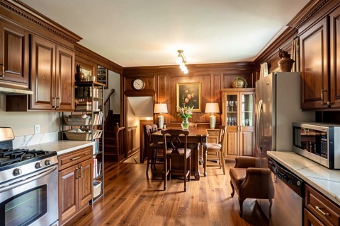 Dining area — Traditional Elegant