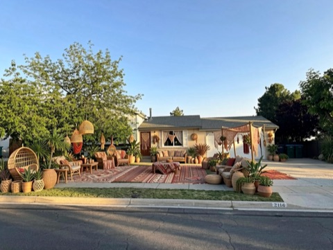Front / street view — Bohemian