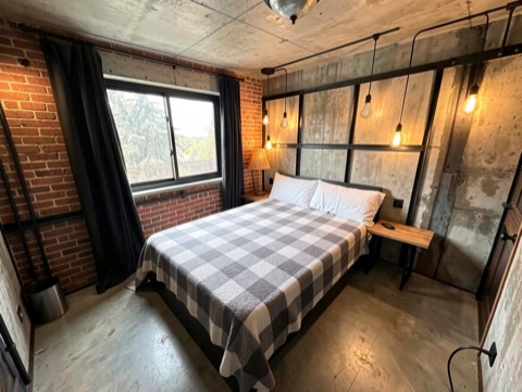 Green bedroom — Industrial