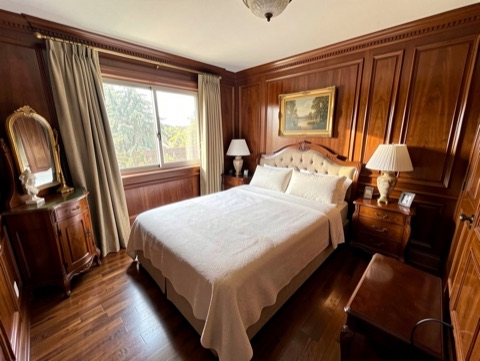 Green bedroom — Traditional Elegant
