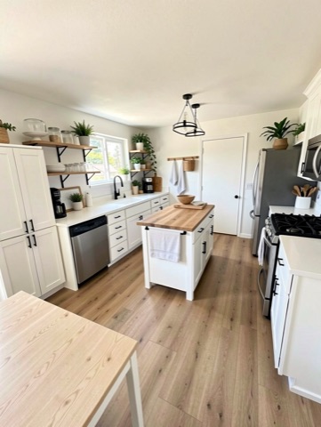 Kitchen (staged) — Modern Farmhouse