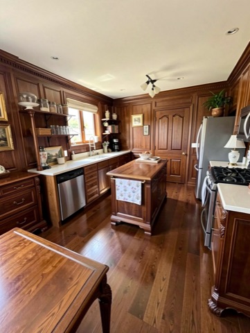 Kitchen (staged) — Traditional Elegant