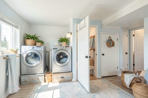 Laundry room — Coastal