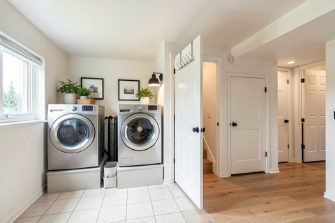Laundry room — Modern Farmhouse