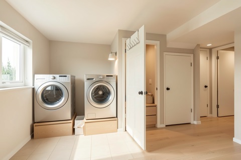Laundry room — Warm Minimalist