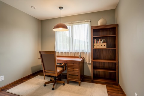 Office / bedroom — Mid-Century Modern