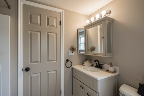 Powder bath — Modern Greige